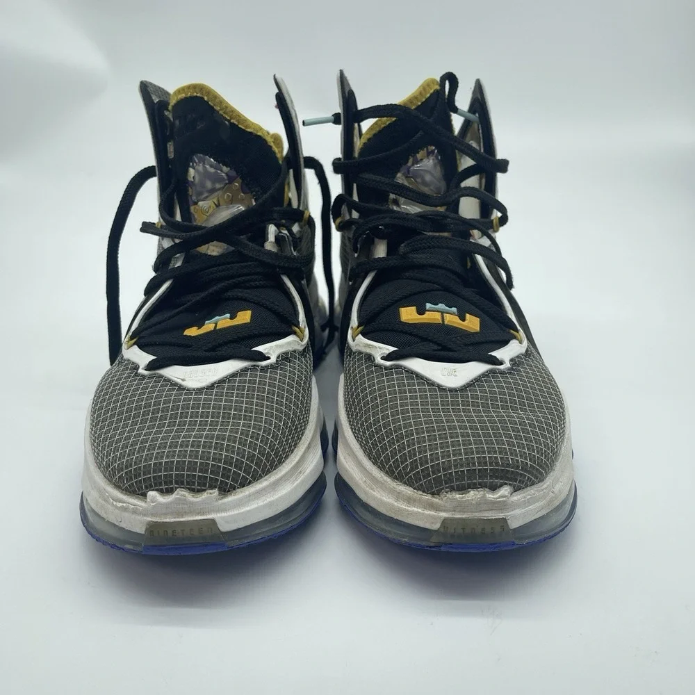 Nike LeBron 19 Shoes 